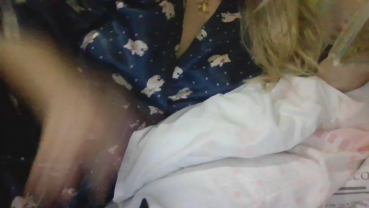 Offline PhoenixGirlCam on Cam4