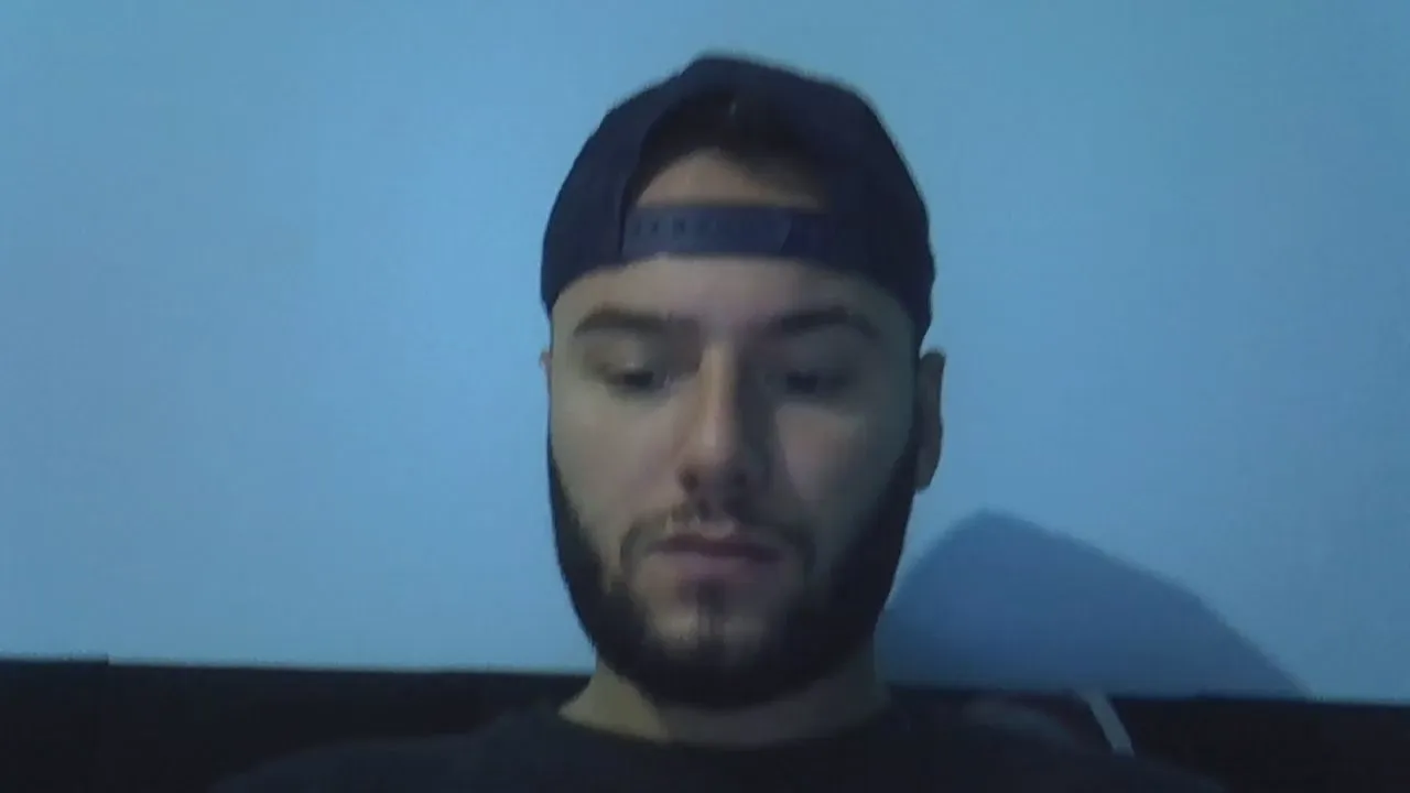 Offline Piazaocwbbb on Cam4