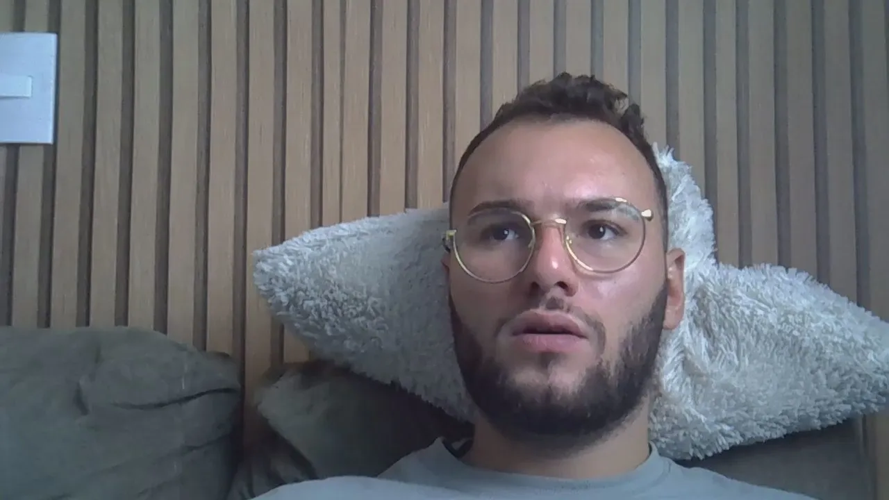 Offline Piazaocwbbb on Cam4