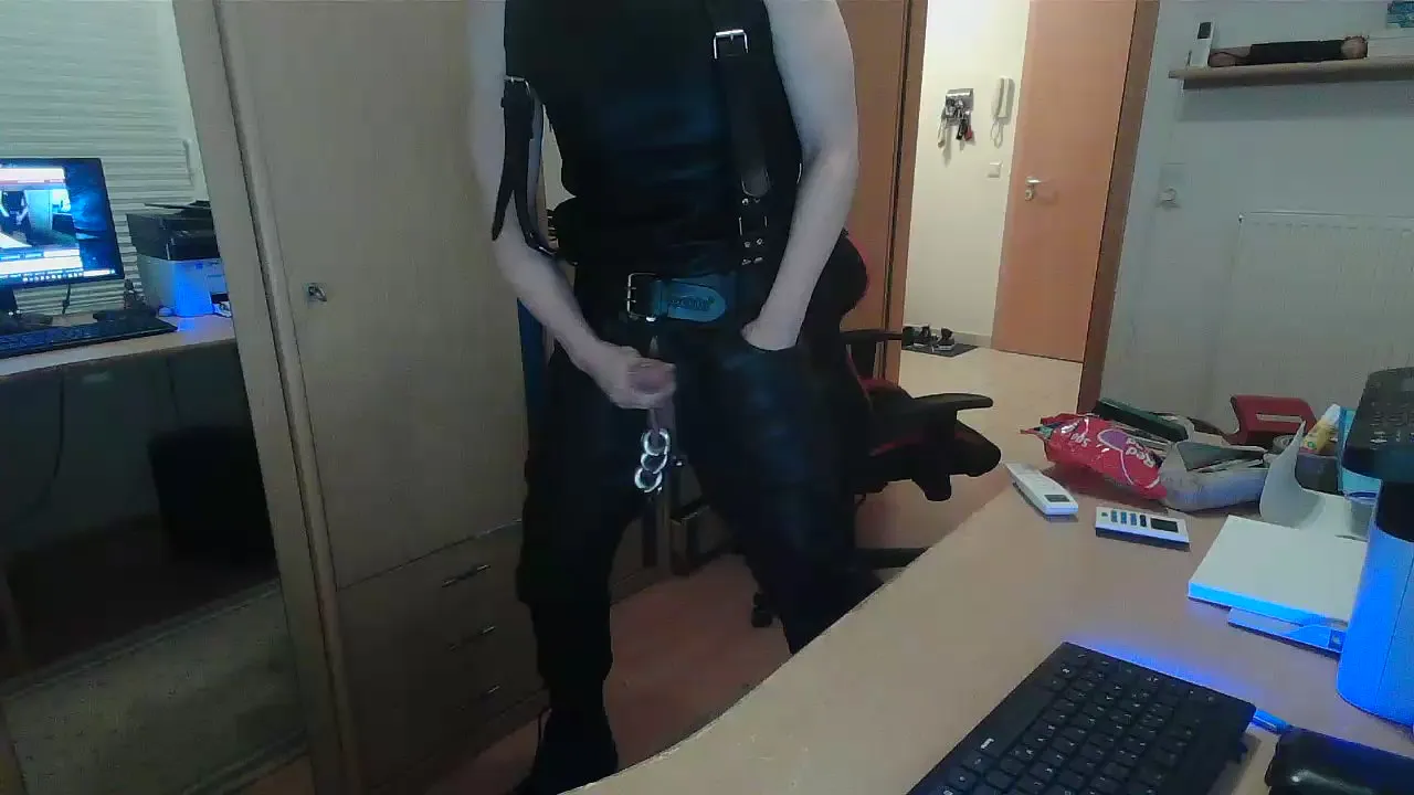 Offline Piercing888 on Cam4