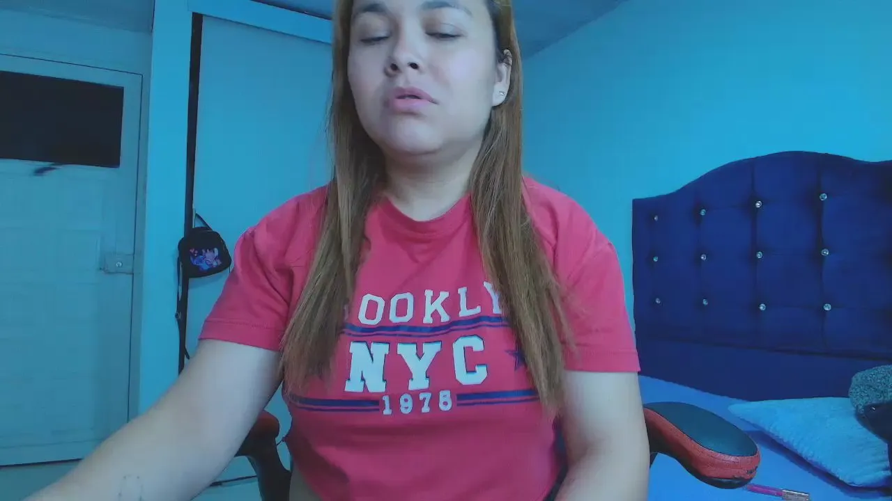 Offline pinky_hotlover on Cam4