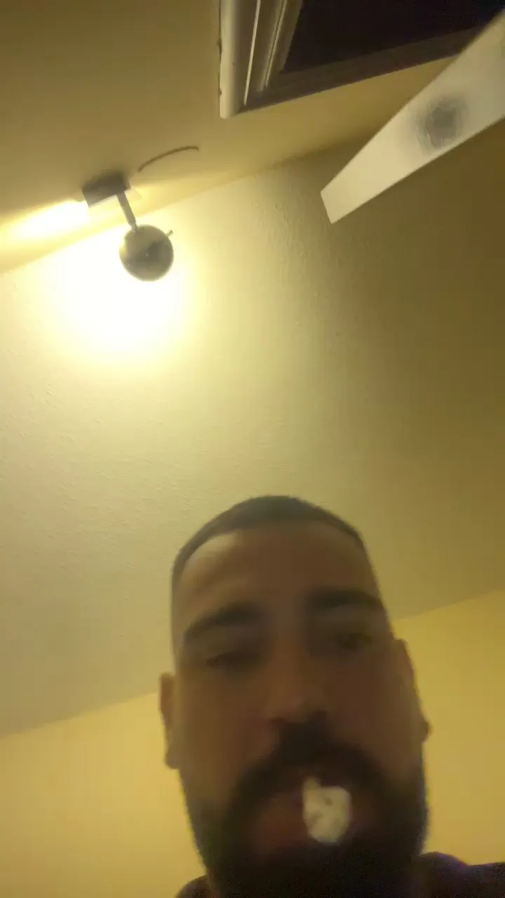 Pisciatoreserio — Freechat on Cam4