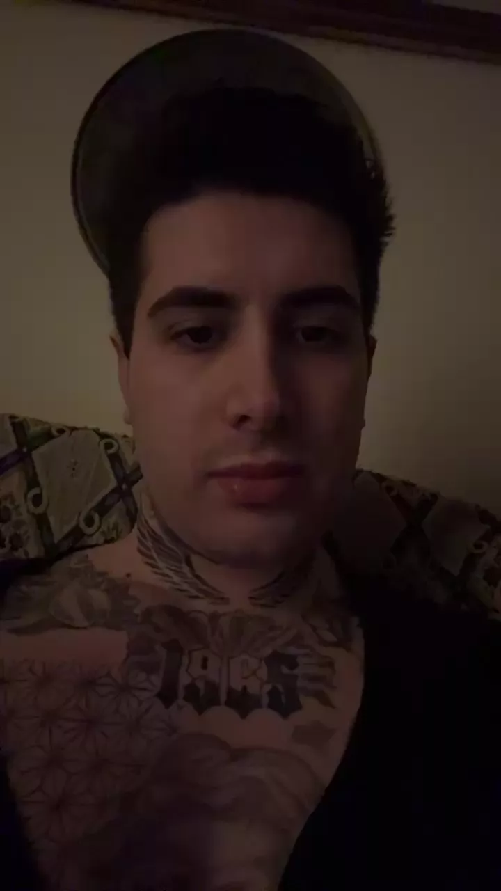 Offline Pitone30__ on Cam4