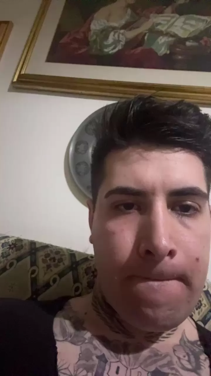 Offline Pitone30__ on Cam4