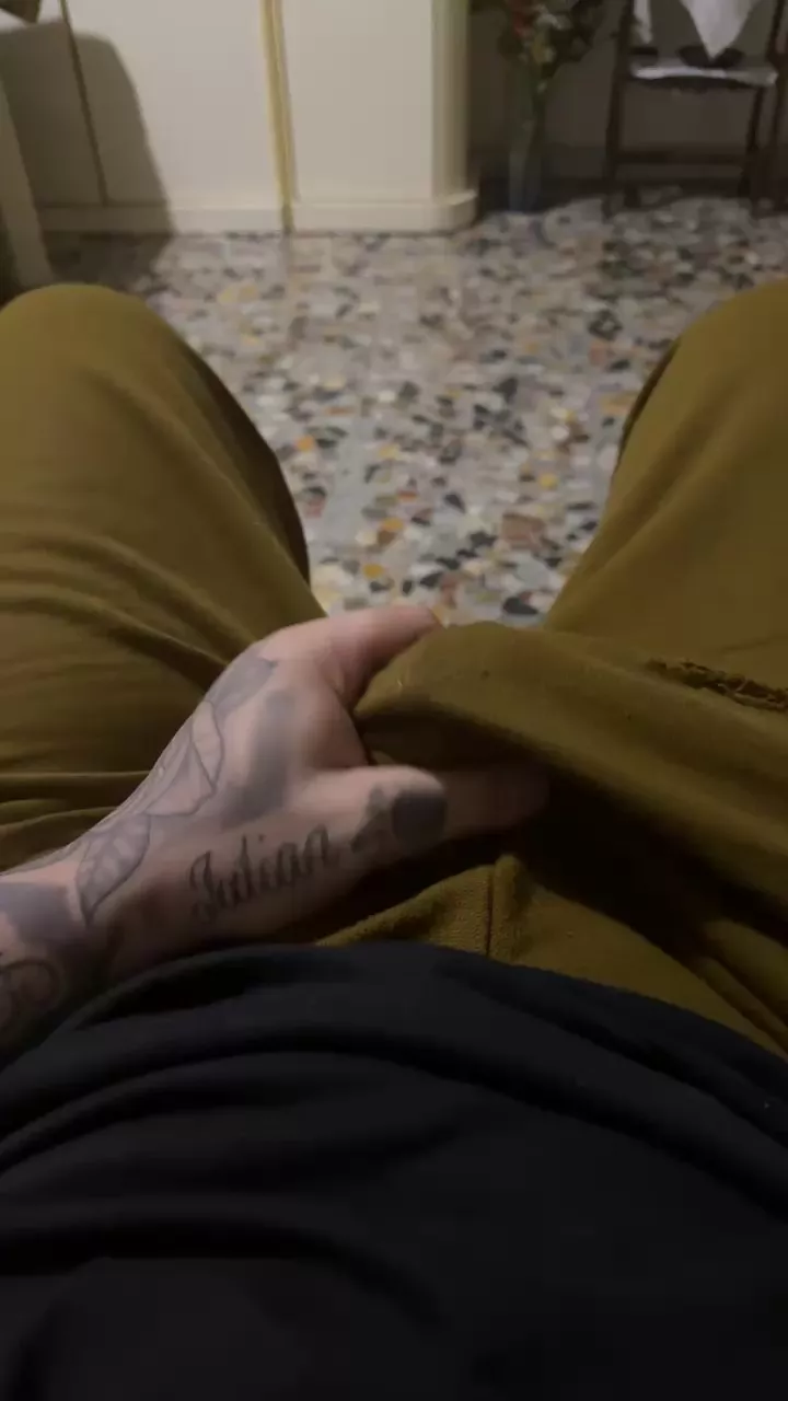 Offline Pitone30__ on Cam4