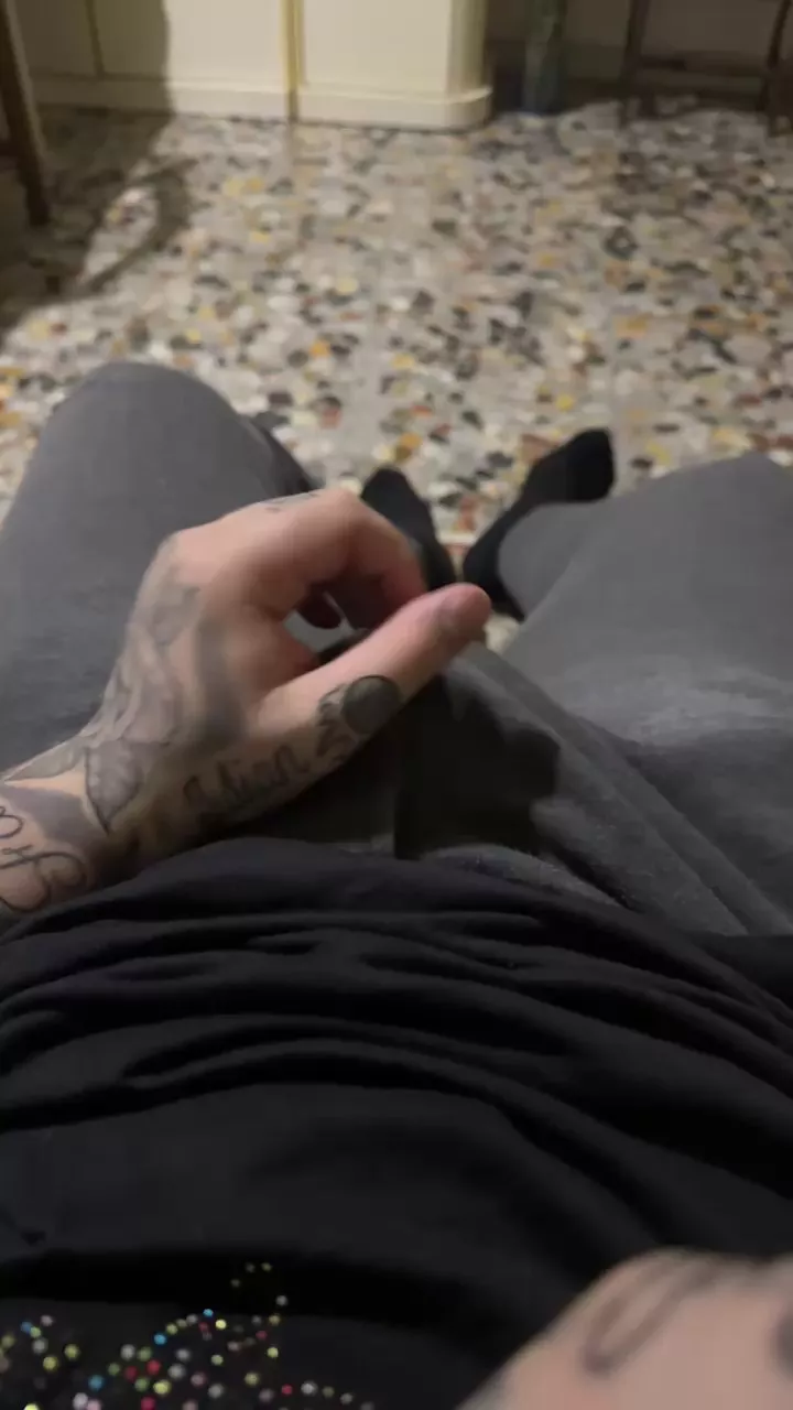 Offline Pitone30__ on Cam4