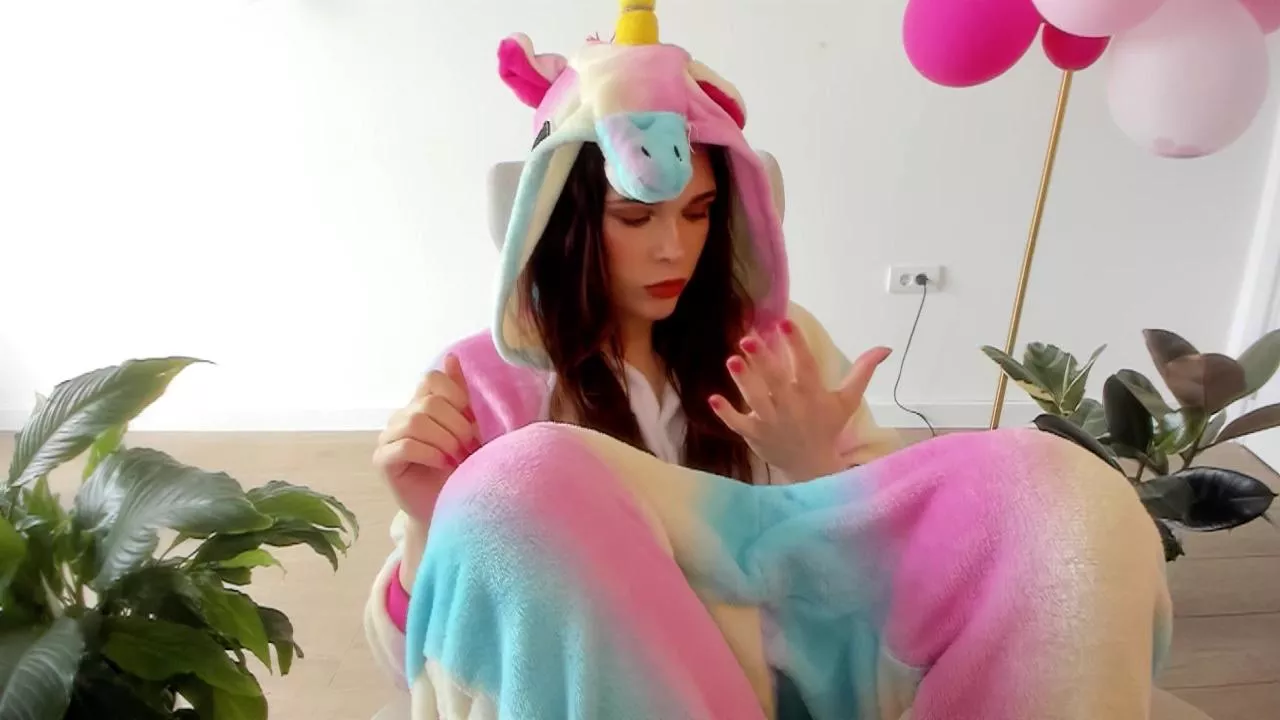 Offline pokemeboy on Cam4