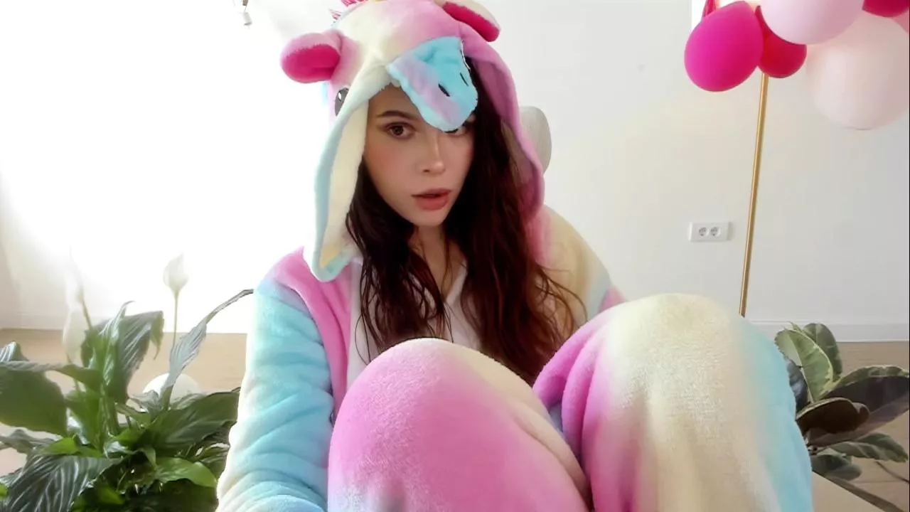 Offline pokemeboy on Cam4