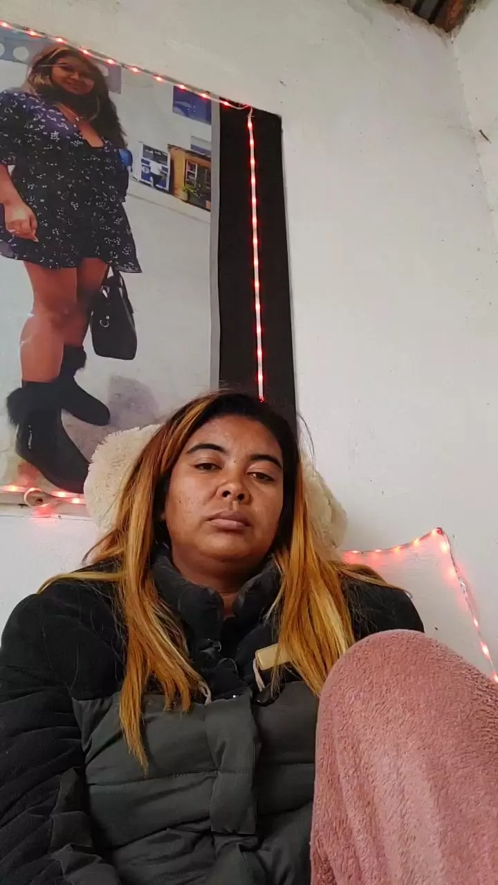 Freechat PrettyFanou on Cam4