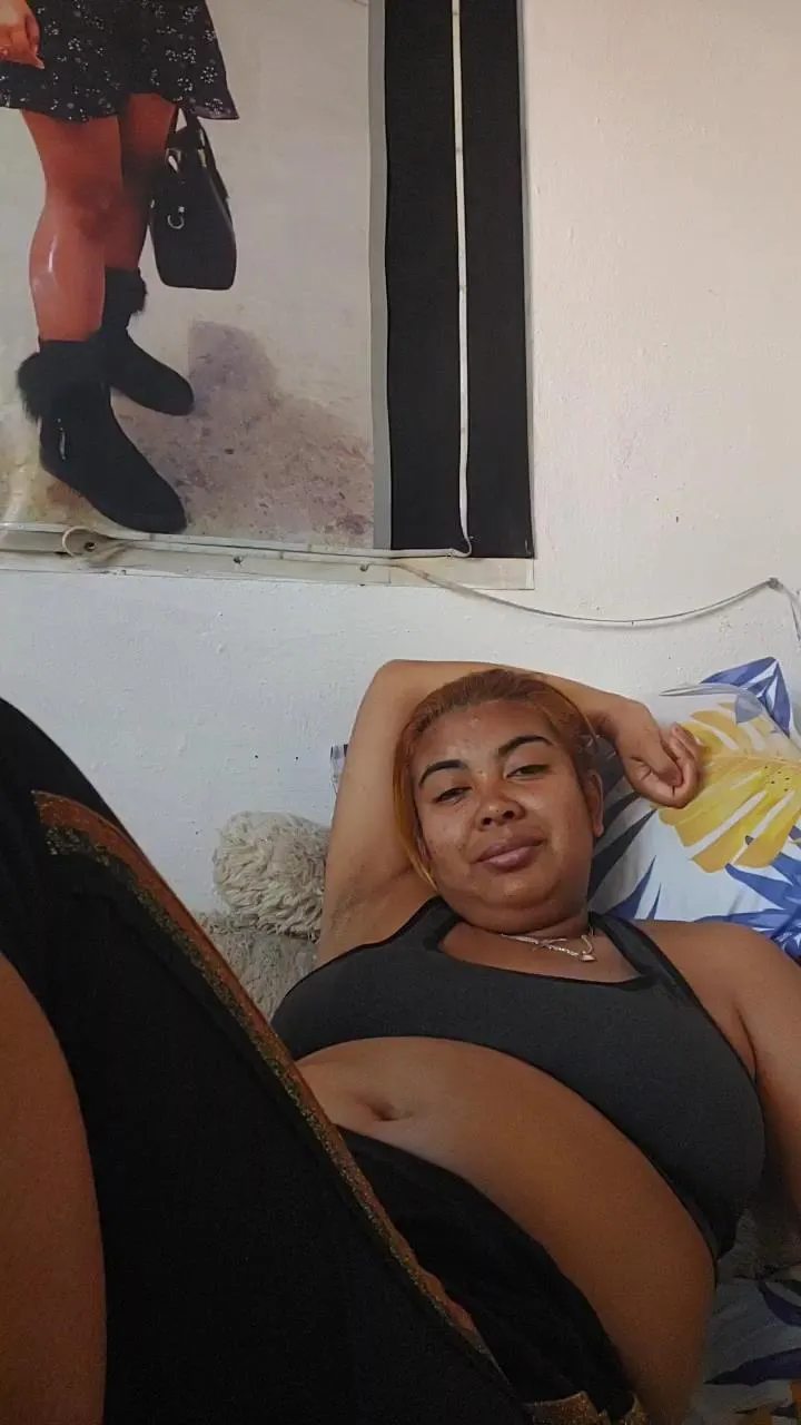 Freechat PrettyFanou on Cam4