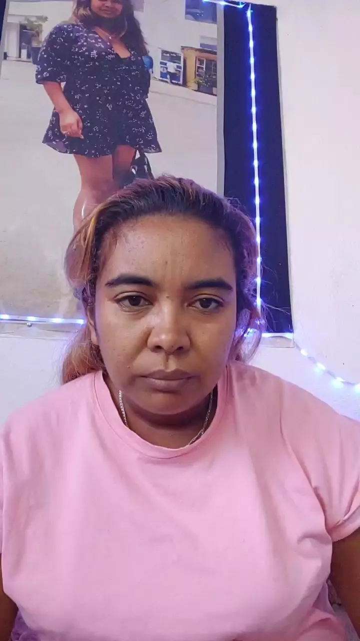 Freechat PrettyFanou on Cam4