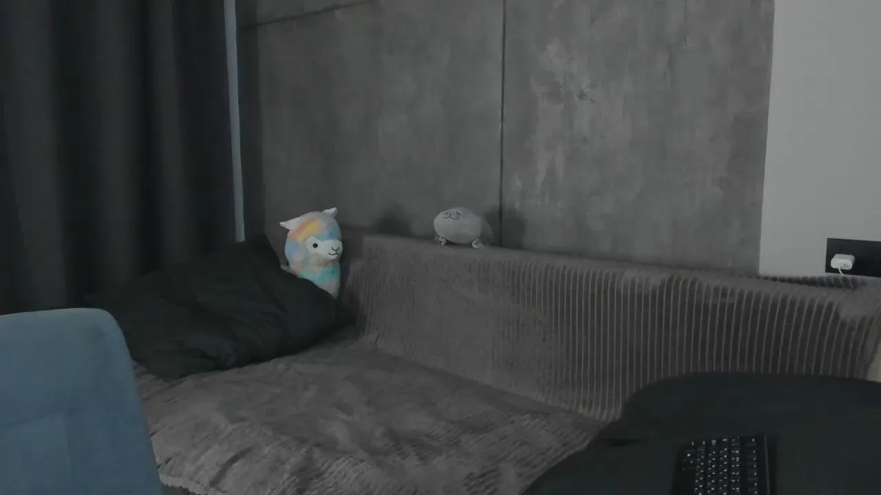 Offline Prettymoonlove on Cam4