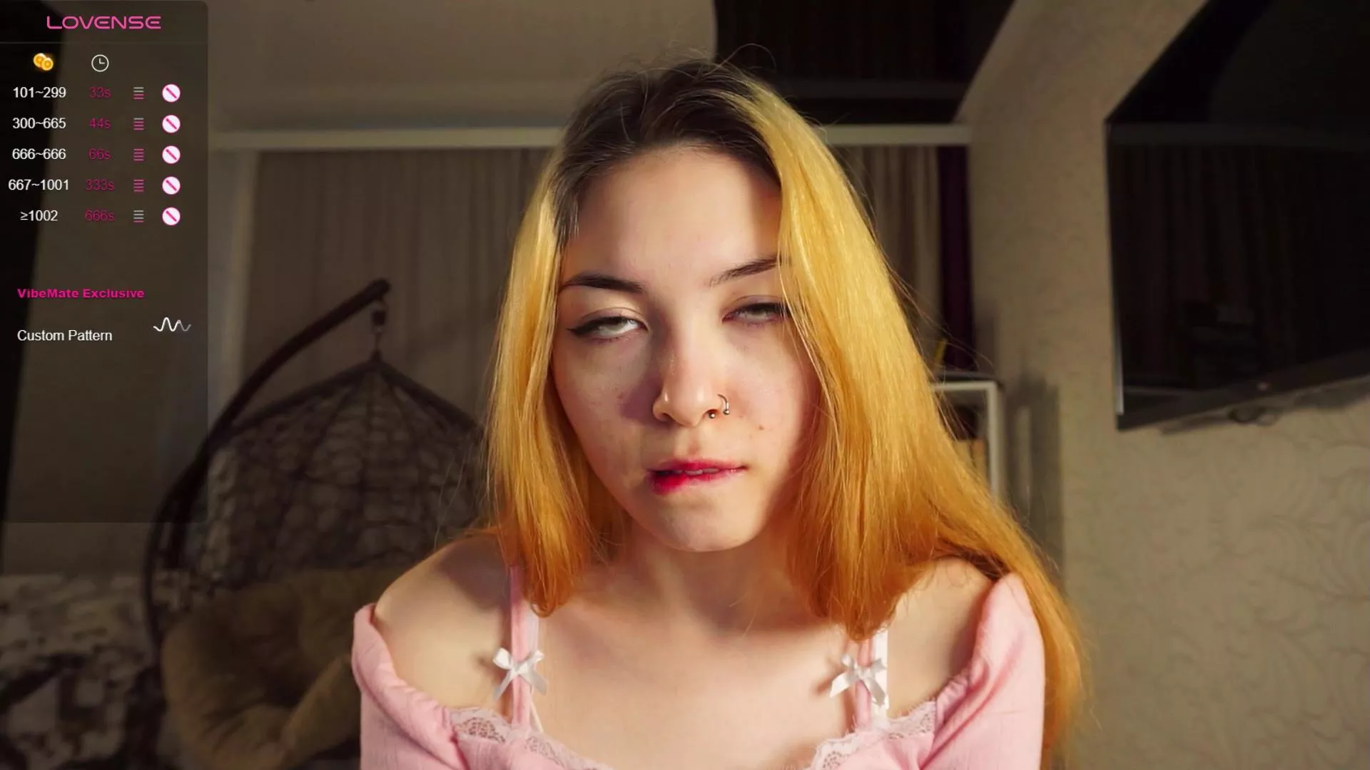 Freechat Pussy_Pikmi on Cam4