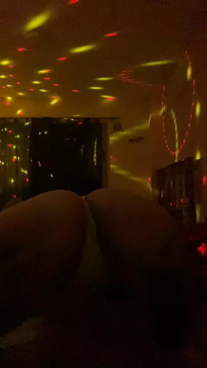 Queeen00 from Cam4