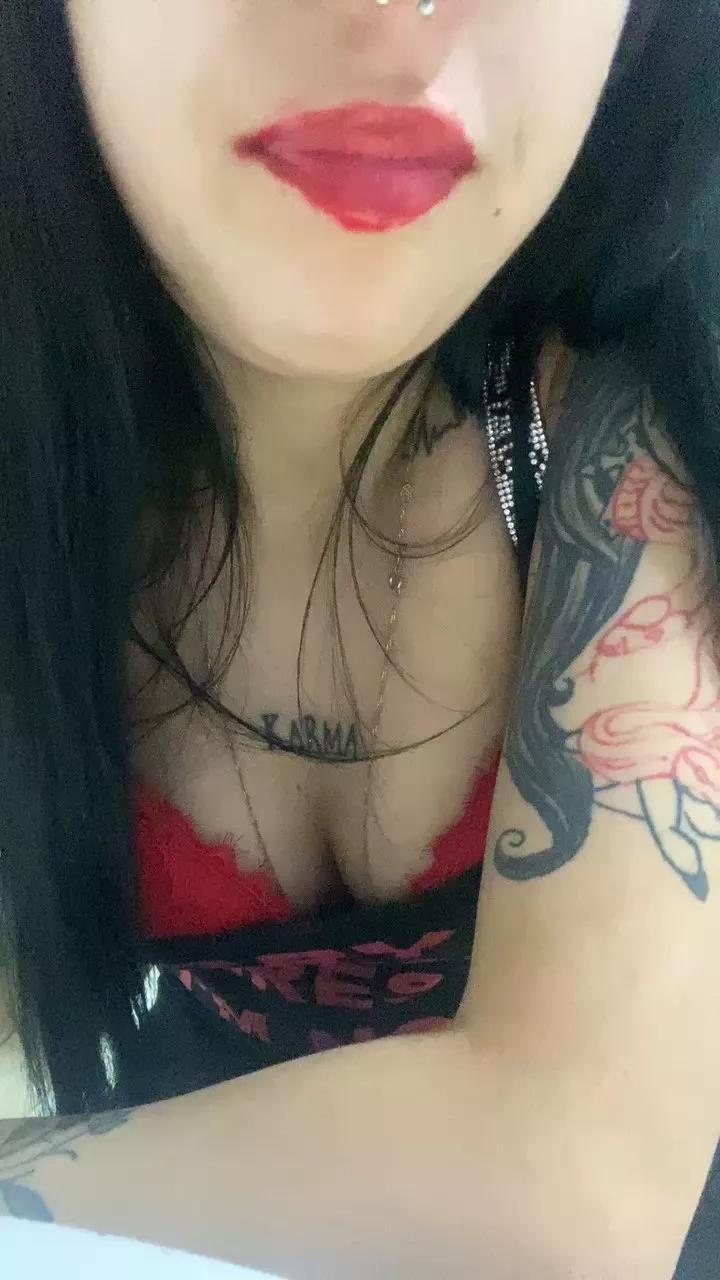 Queeen00 from Cam4