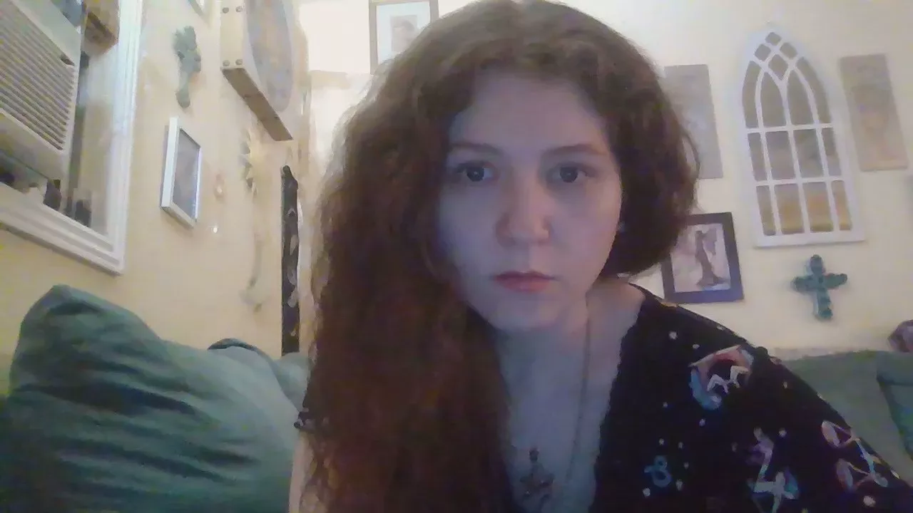 Offline QueenCrimson on Cam4