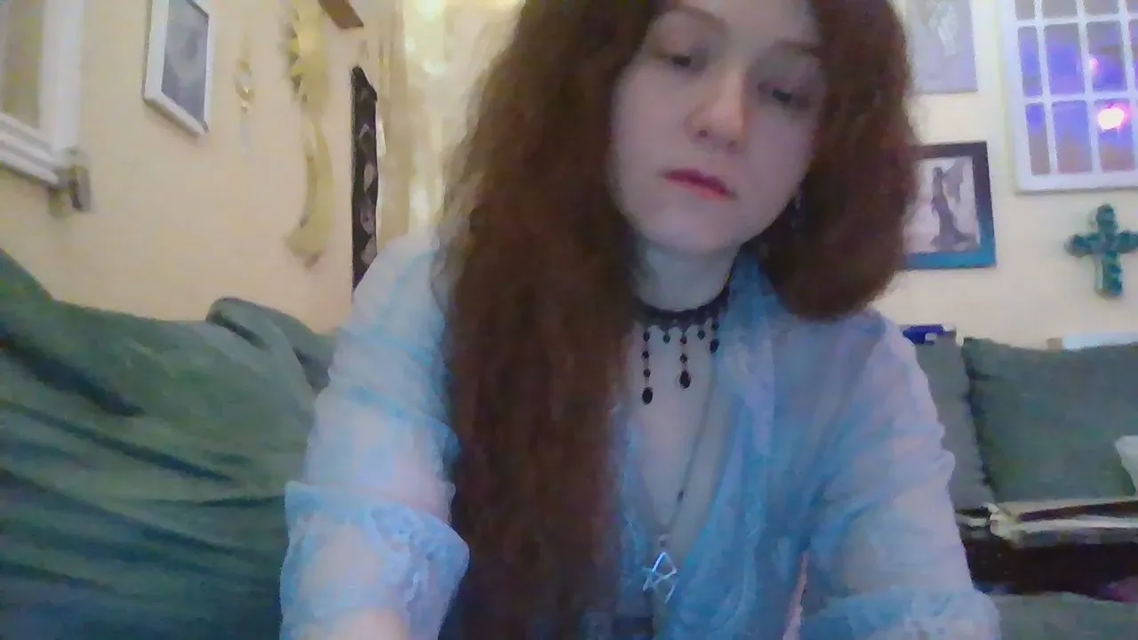 Offline QueenCrimson on Cam4