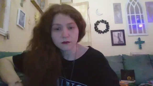 Offline QueenCrimson on Cam4