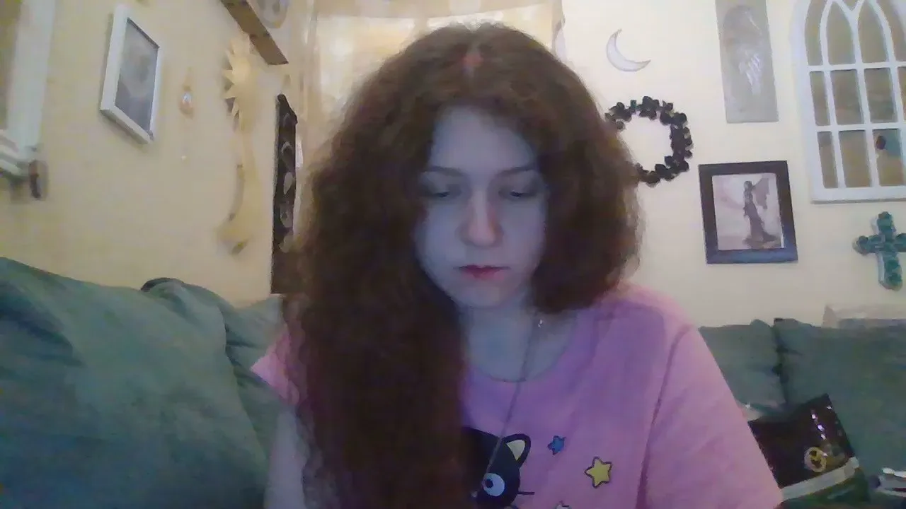 Offline QueenCrimson on Cam4