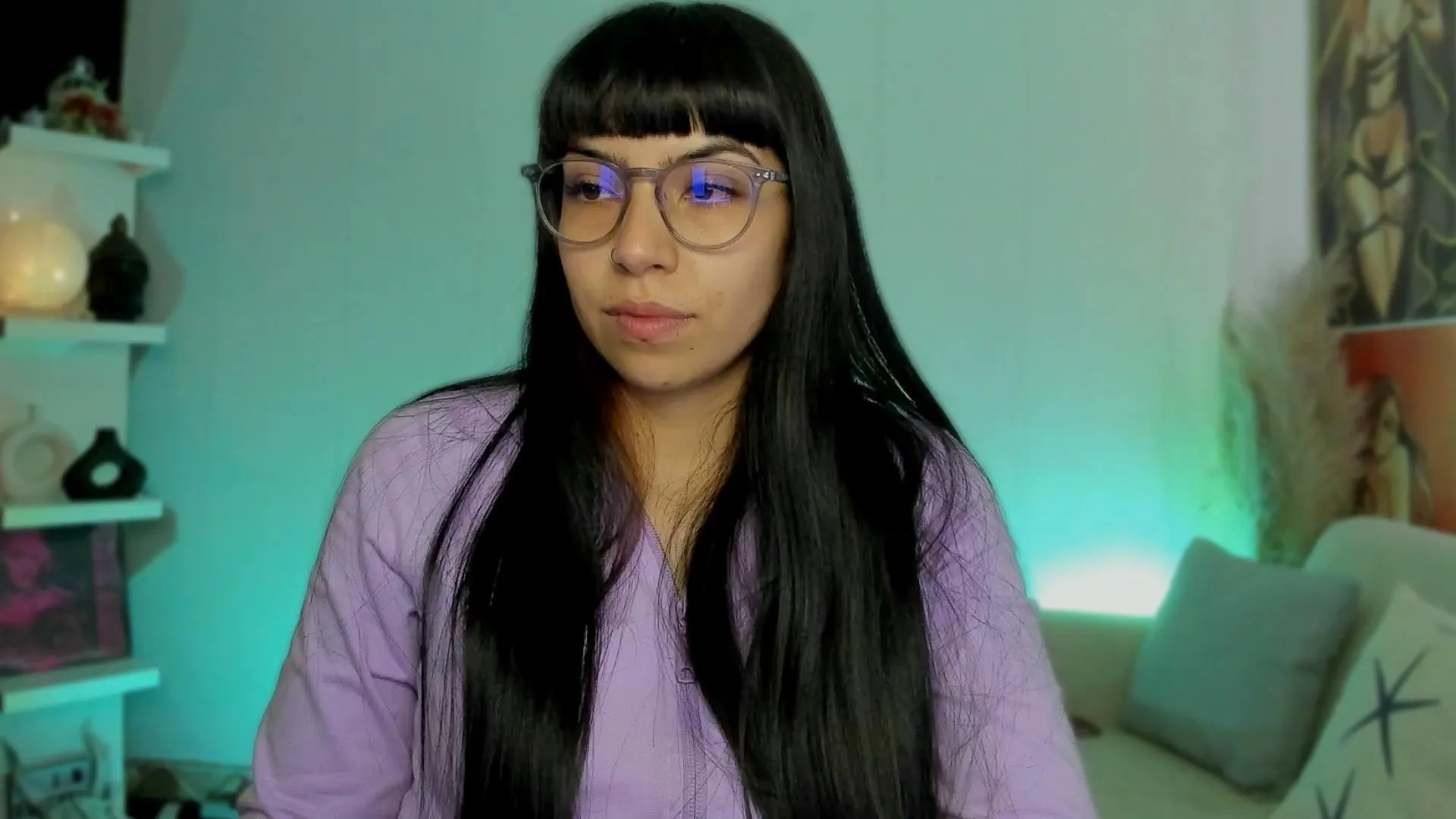 Offline QueenDesiree on Cam4