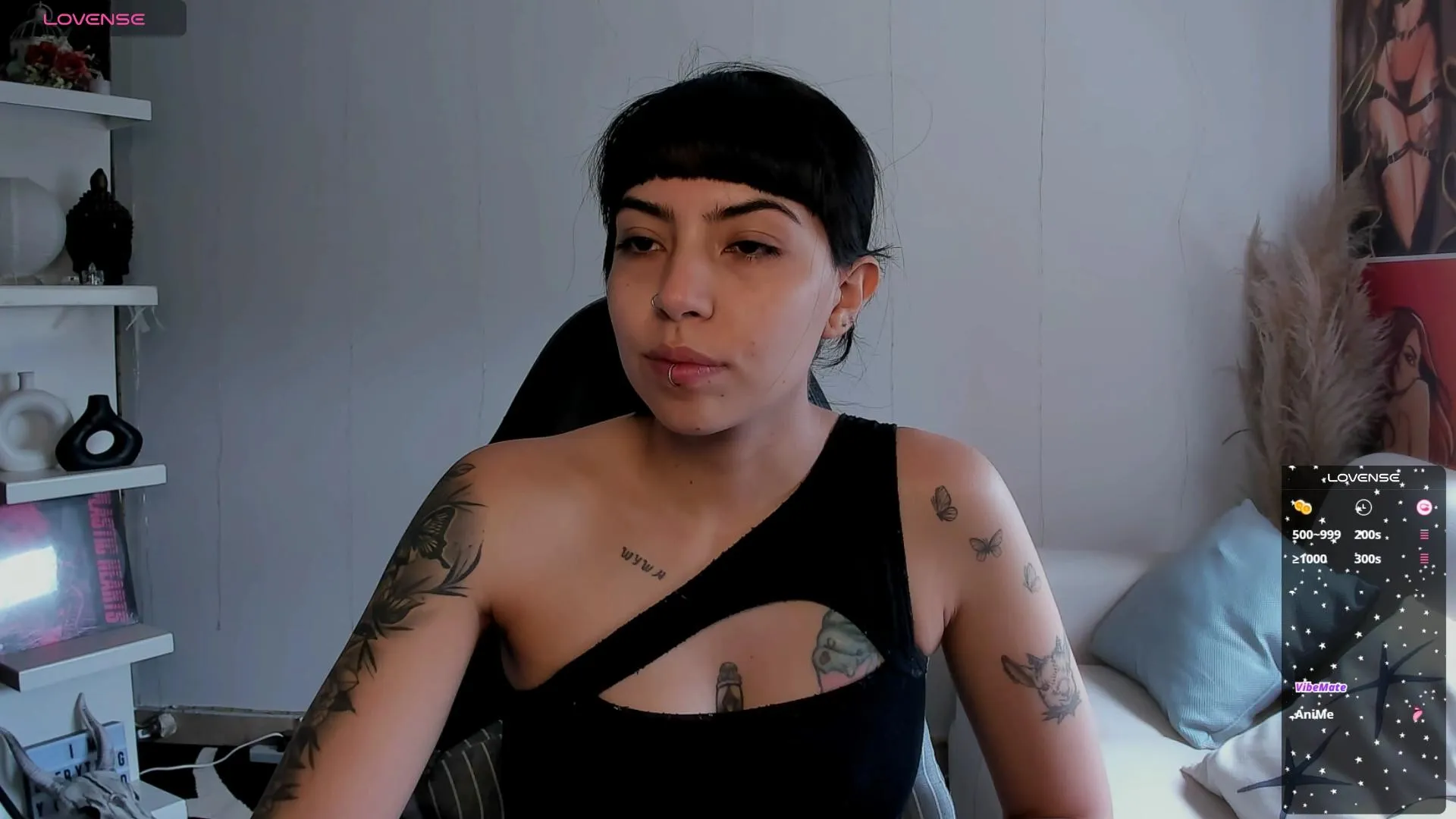 Offline QueenDesiree on Cam4