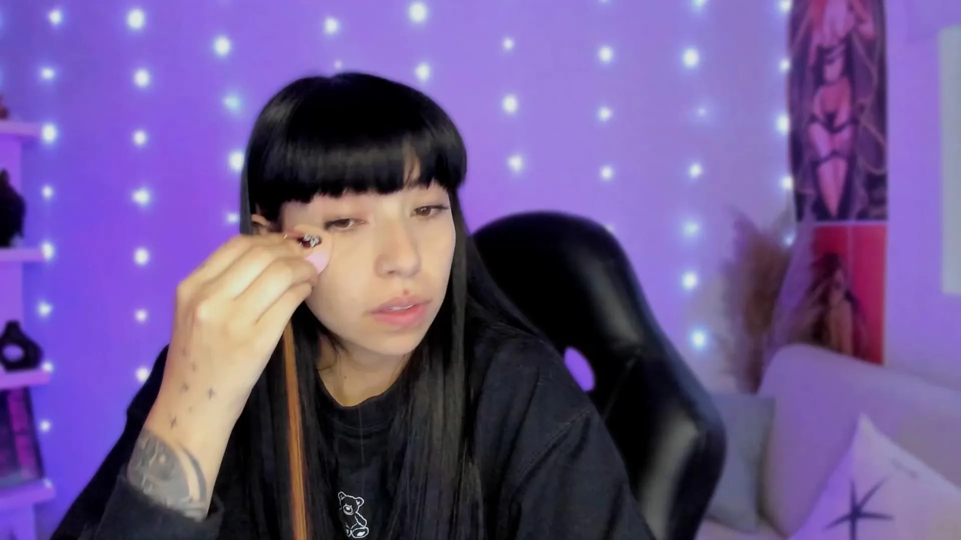 Offline QueenDesiree on Cam4