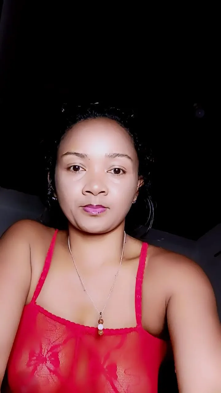 Freechat queenny1 on Cam4