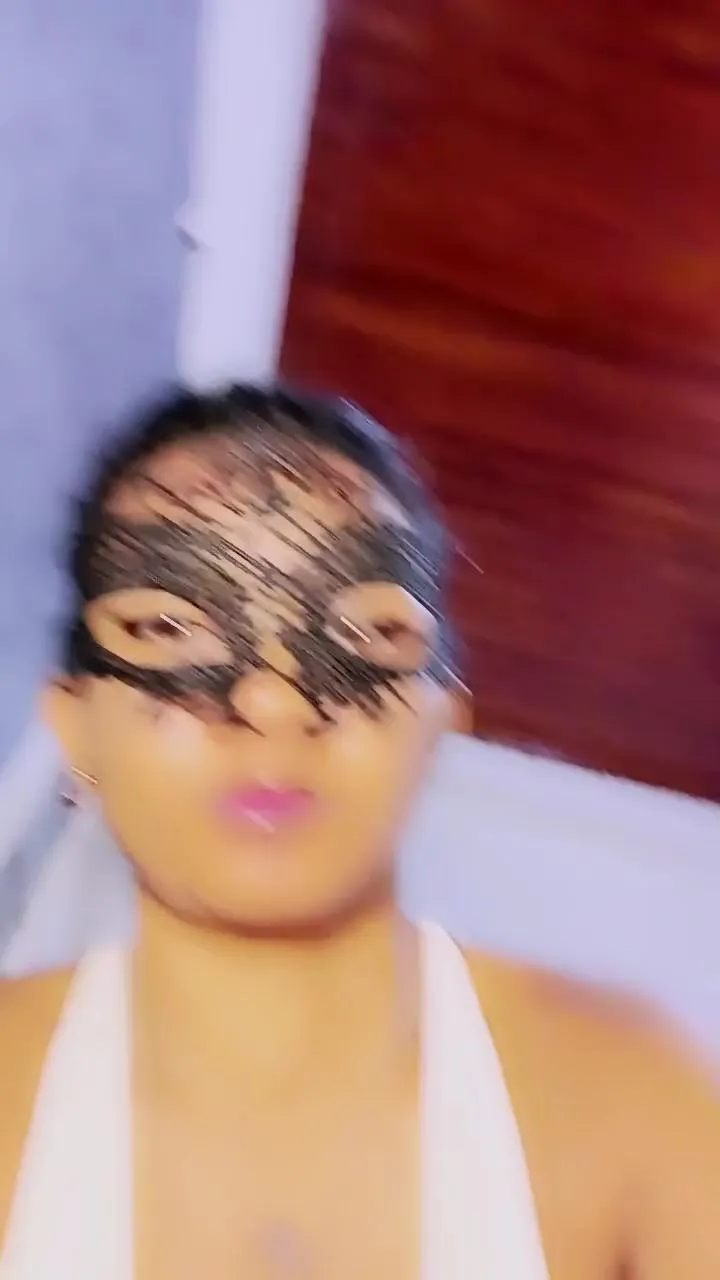 Freechat queenny1 on Cam4