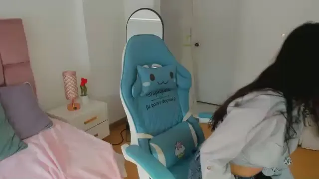 Offline queenrose_1 on Cam4