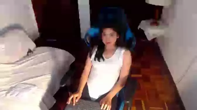 Offline queenrose_1 on Cam4