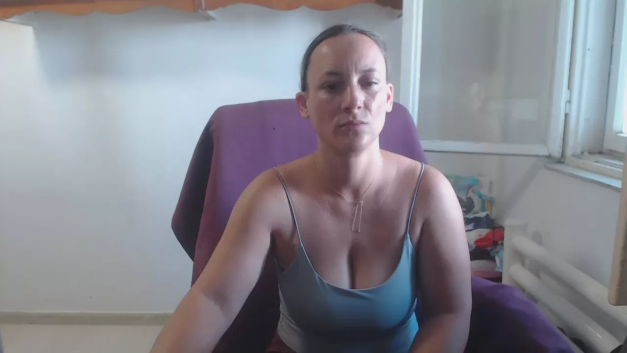 Freechat queensinner on Cam4