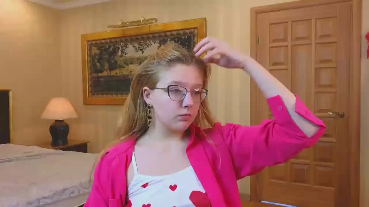 Offline RavenOuimet on Cam4