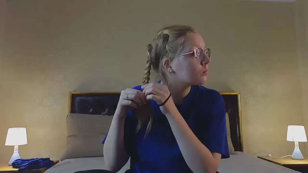 Offline RavenOuimet on Cam4