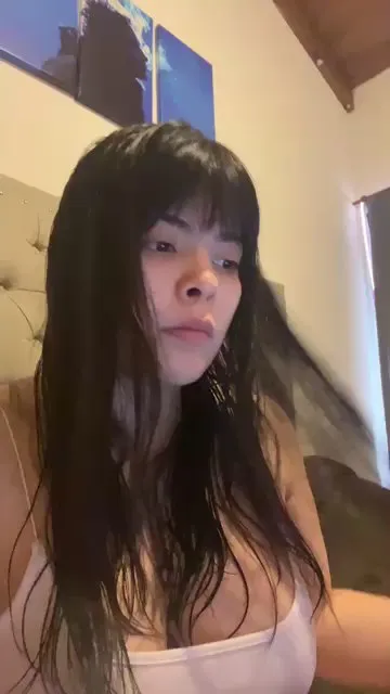 Offline rebeccahills on Cam4