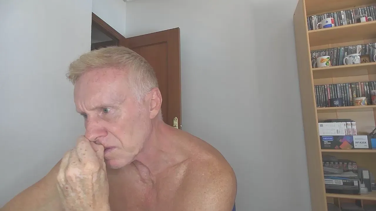 Offline REDHEADALICANTE on Cam4