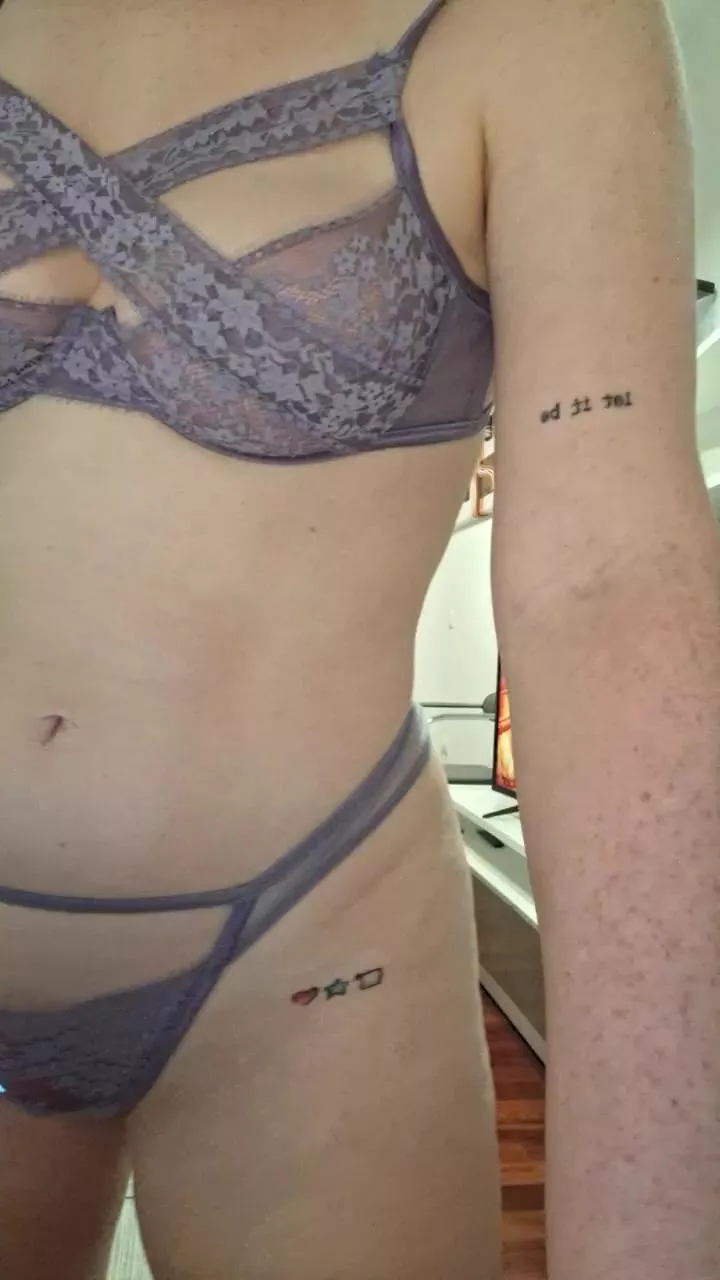 Offline Redheaddol22 on Cam4