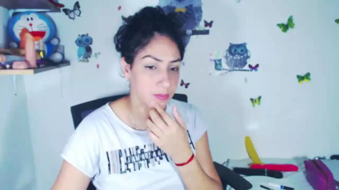 Freechat RedValery on Cam4