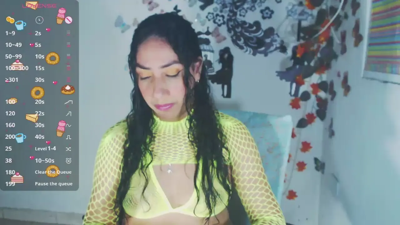 Freechat RedValery on Cam4