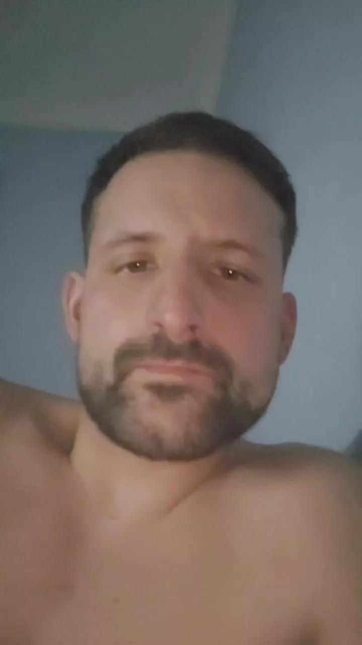 reecechown3 from Cam4