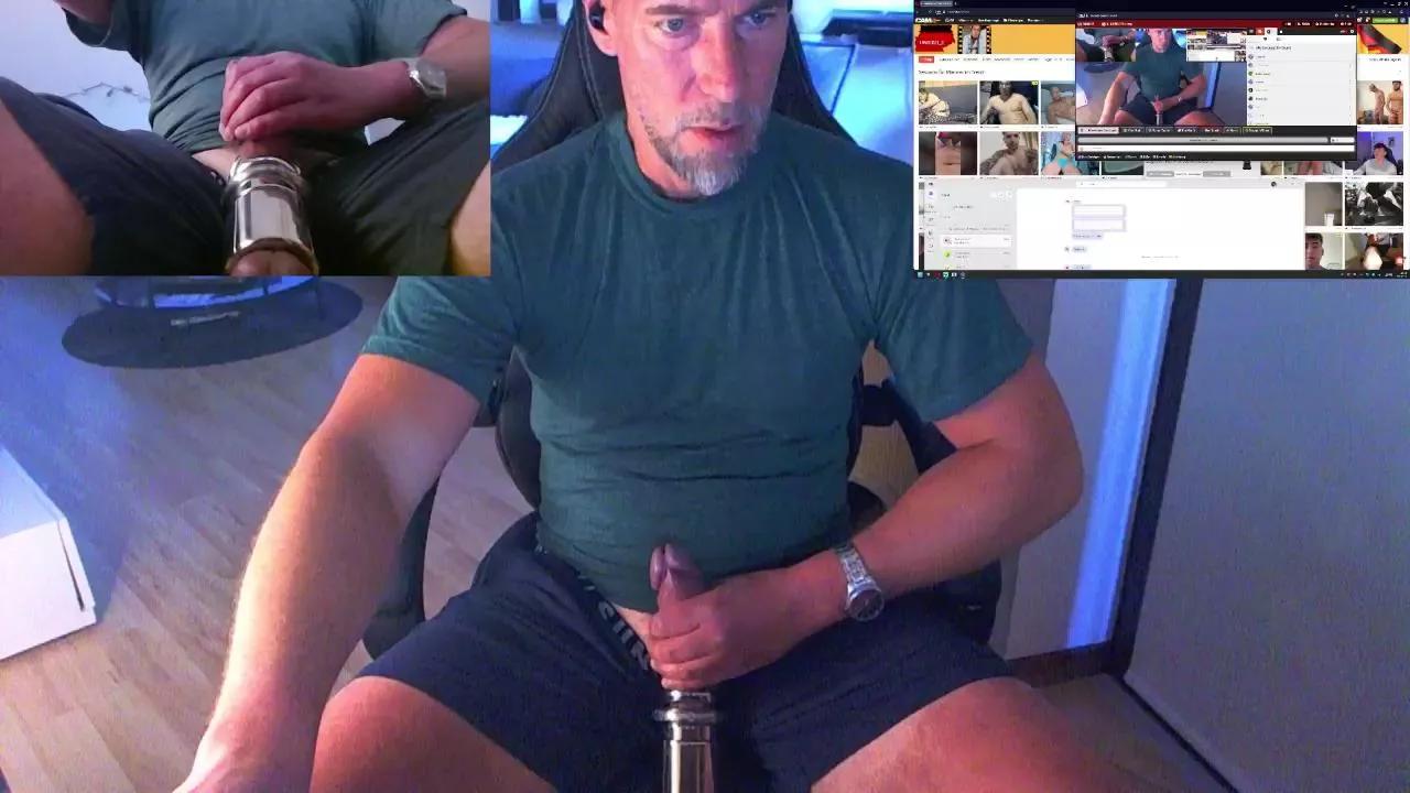 Reeper84 from Cam4
