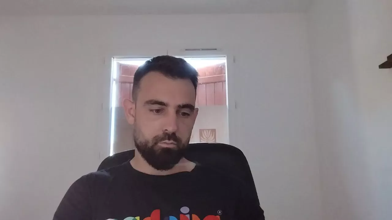 Offline Ribeiro33240 on Cam4