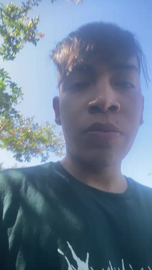 Offline richard2061 on Cam4