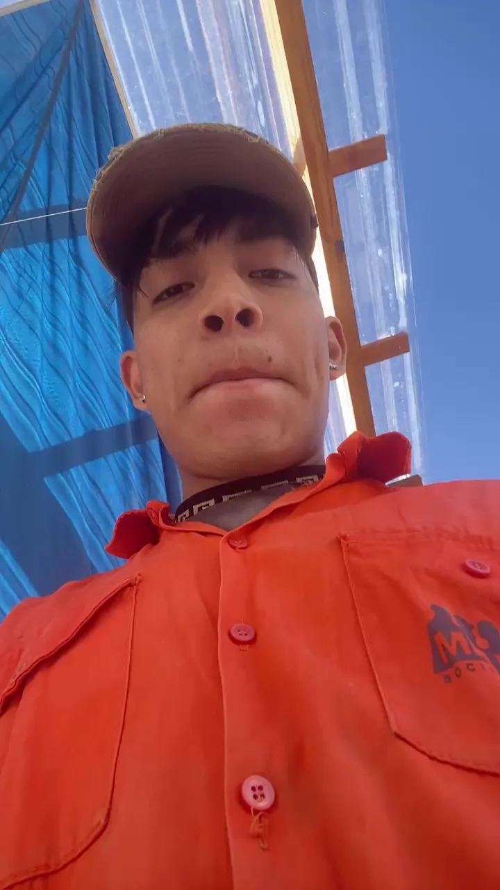 Offline richard2061 on Cam4