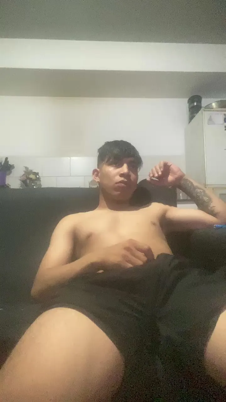 Offline richard2061 on Cam4