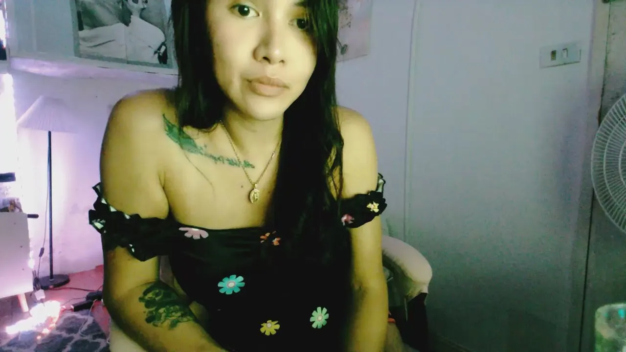 Offline RiriStarr on Cam4