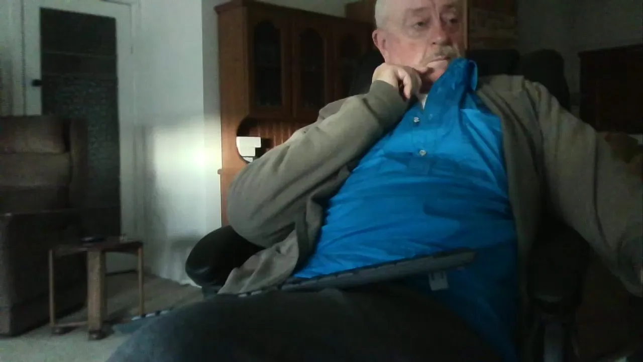 Offline robert_51xx on Cam4