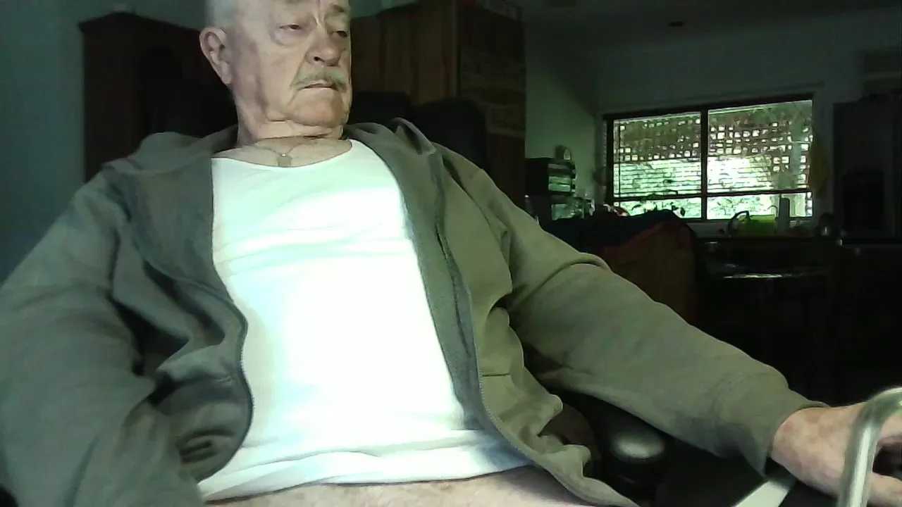 Offline robert_51xx on Cam4