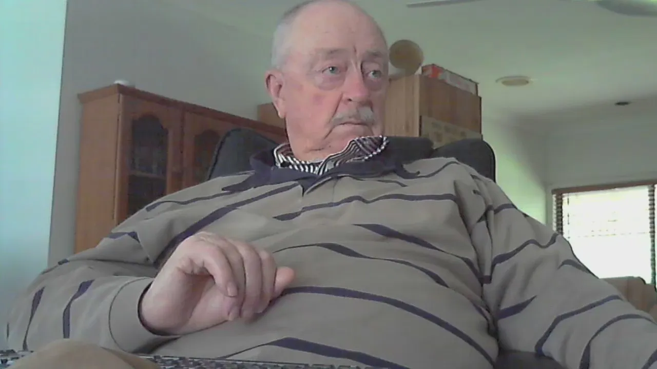 Offline robert_51xx on Cam4