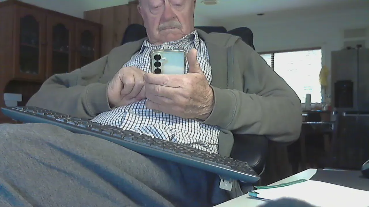 Offline robert_51xx on Cam4