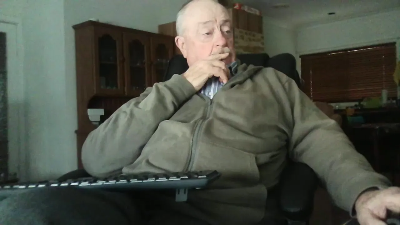 Offline robert_51xx on Cam4